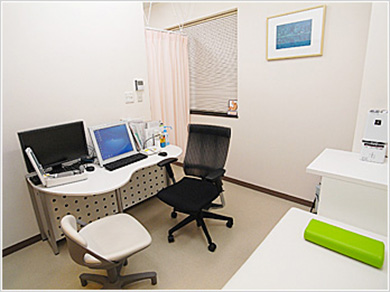 診察室(内科) 江戸川橋駅・徒歩5分あべメディカルクリニック